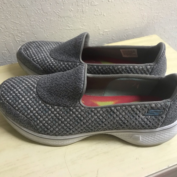 Skechers like new - Picture 1 of 4